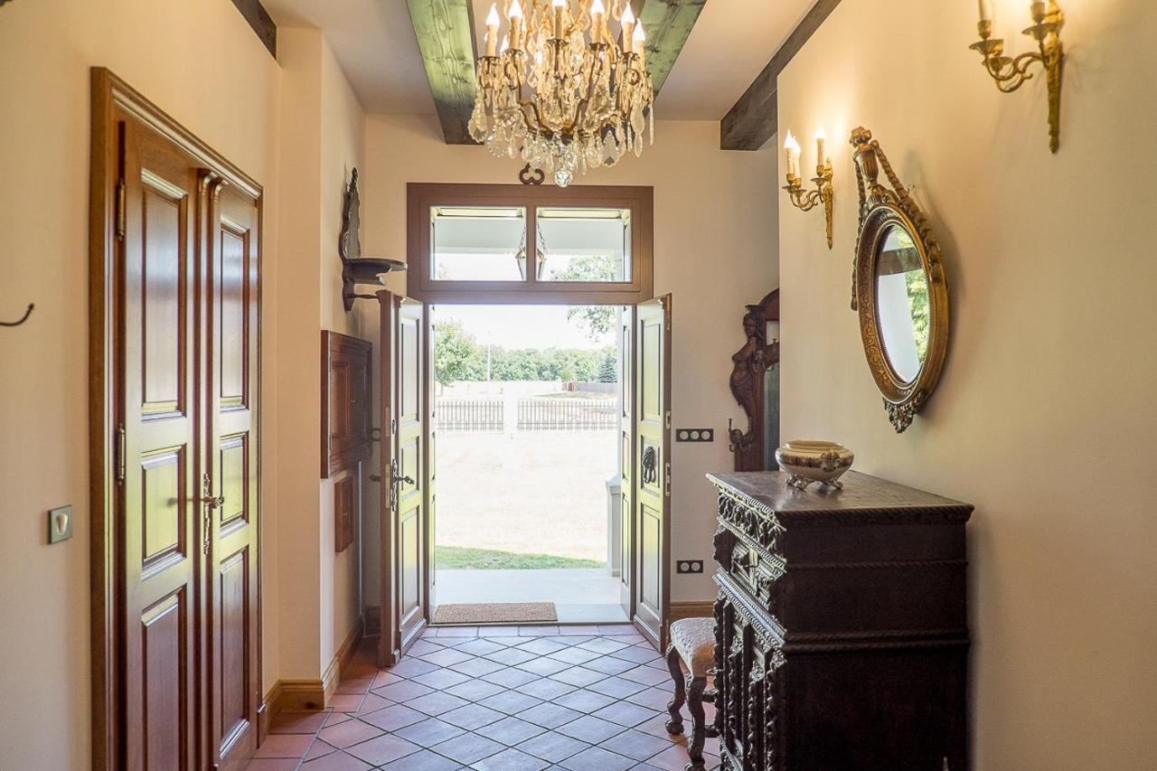 Bed and Breakfast Dwor Gogolewo Nad Warta Ksiaz Wielkopolski Exterior foto